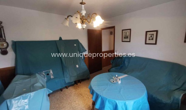 Resale - Cave House -
Caniles