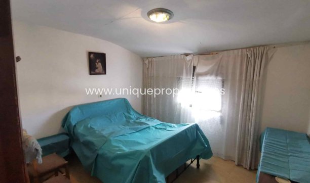 Resale - Cave House -
Caniles