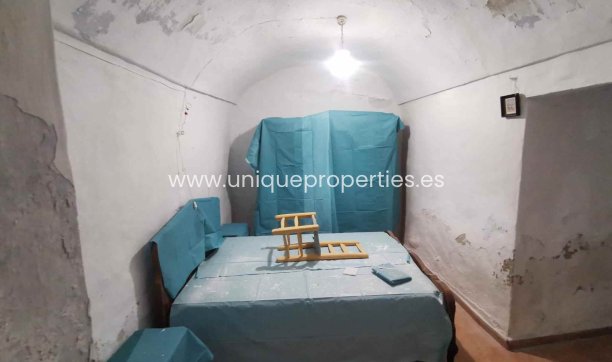 Resale - Cave House -
Caniles