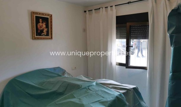 Resale - Cave House -
Caniles