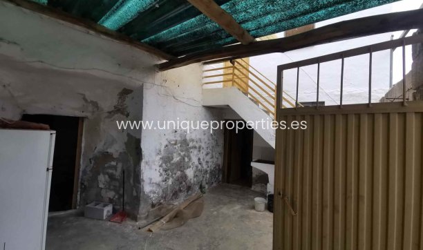 Resale - Cave House -
Caniles