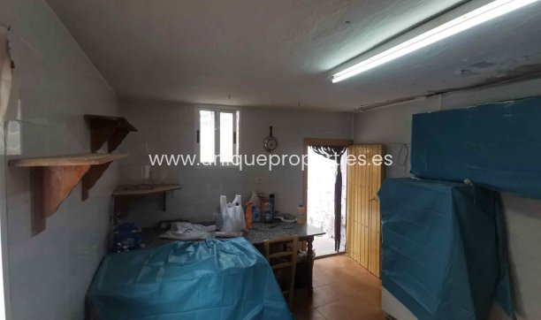 Resale - Cave House -
Caniles