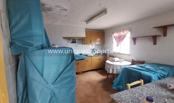 Resale - Cave House -
Caniles