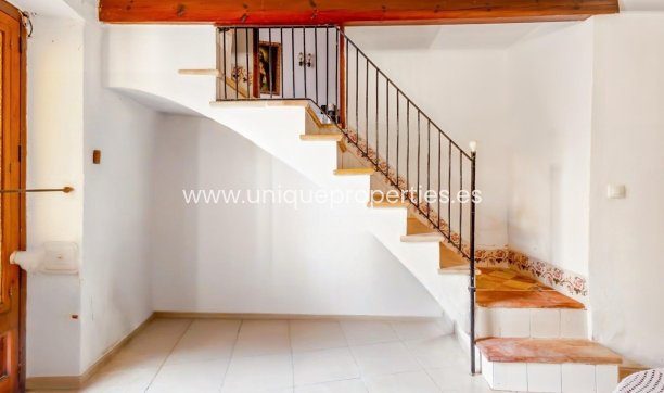 Resale - House -
ANDRATX