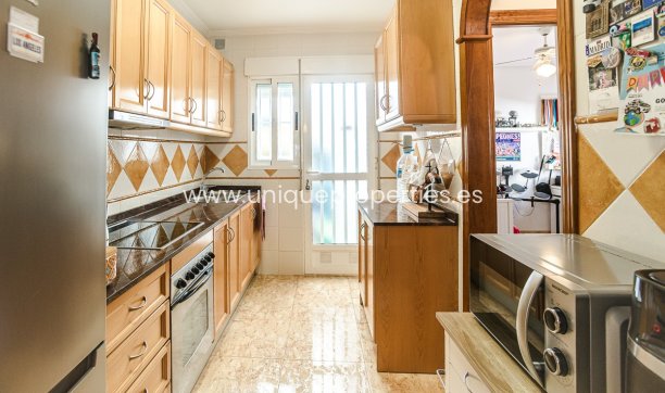 Resale - Villa -
Guardamar del Segura - EL RASO
