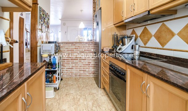 Resale - Villa -
Guardamar del Segura - EL RASO