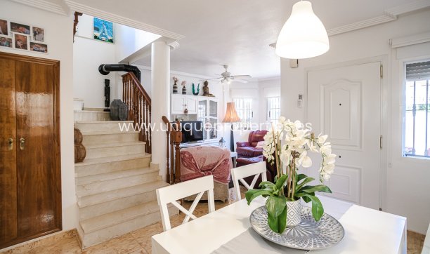 Resale - Villa -
Guardamar del Segura - EL RASO