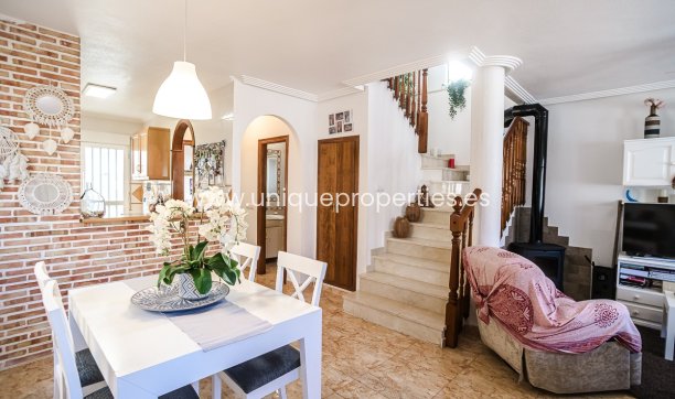 Resale - Villa -
Guardamar del Segura - EL RASO