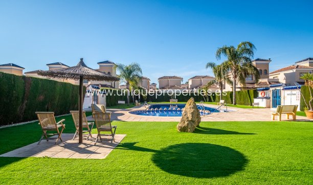 Resale - Villa -
Guardamar del Segura - EL RASO