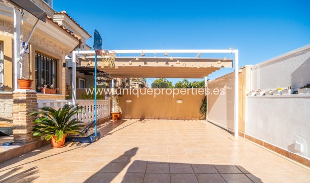 Resale - Villa -
Guardamar del Segura - EL RASO