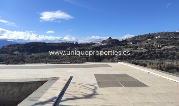 Herverkoop - Cortijo -
Lucar