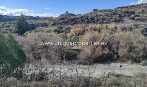 Herverkoop - Cortijo -
Lucar