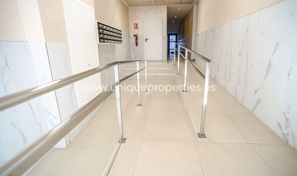 Resale - Apartment -
Torrevieja - Calas Blancas