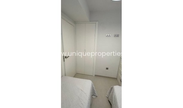 Resale - Apartment -
Torrevieja - Calas Blancas