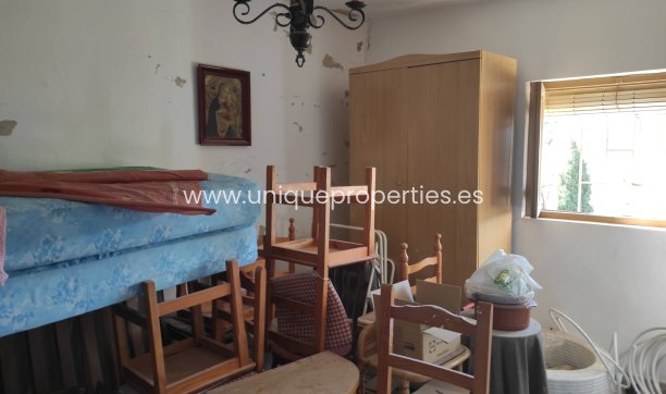 Reventa - Cortijo -
Caniles