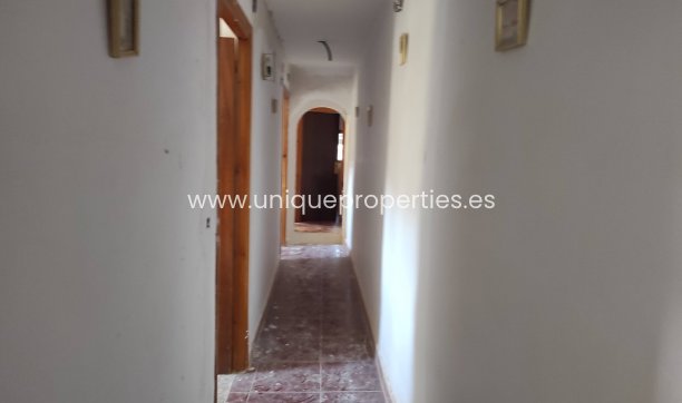 Reventa - Cortijo -
Caniles