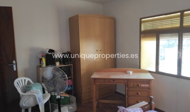 Reventa - Cortijo -
Caniles