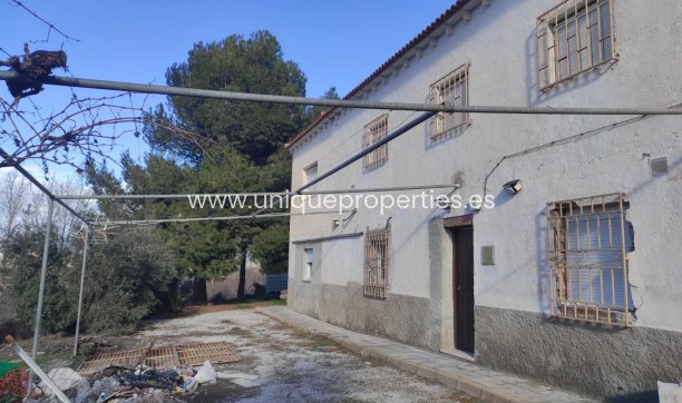 Reventa - Cortijo -
Caniles