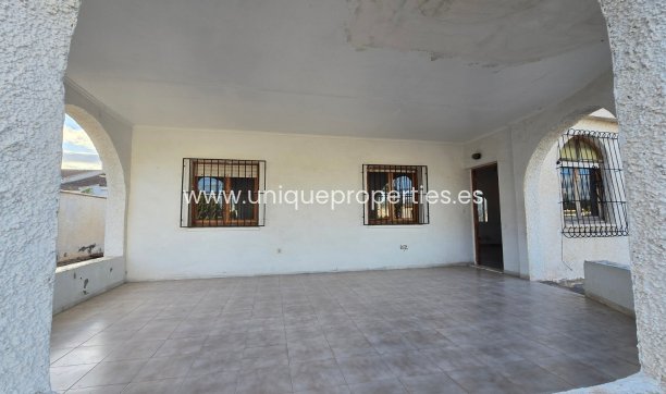 Herverkoop - Villa -
Torrevieja - El Chaparal