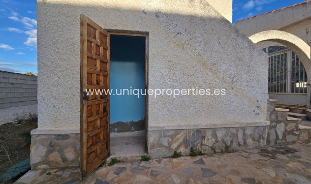 Herverkoop - Villa -
Torrevieja - El Chaparal