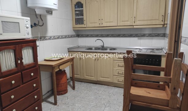 Resale - Village House -
Urracal