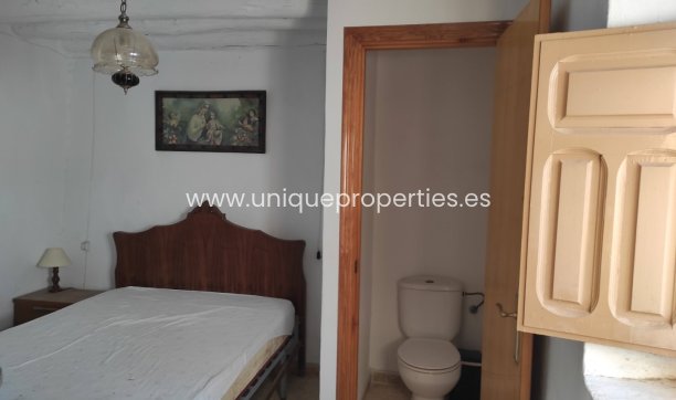 Resale - Village House -
Urracal