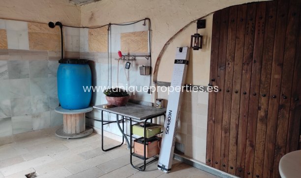 Herverkoop - Cortijo -
Lucar