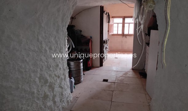 Herverkoop - Cortijo -
Lucar