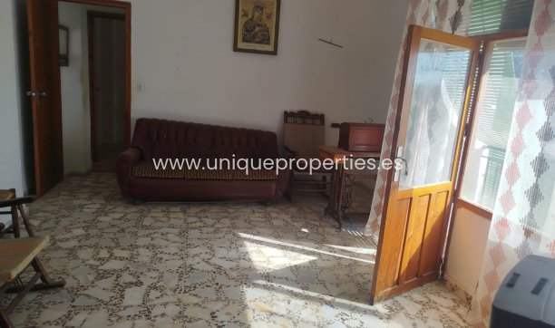 Resale - Village House -
Cullar de Baza