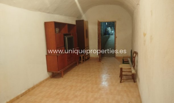 Resale - Village House -
Cullar de Baza