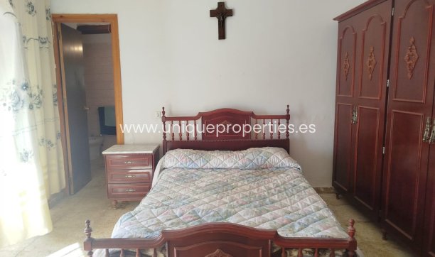 Resale - Village House -
Cullar de Baza