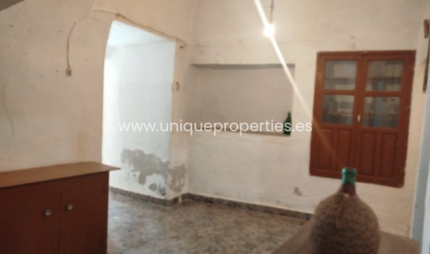 Resale - Village House -
Cullar de Baza