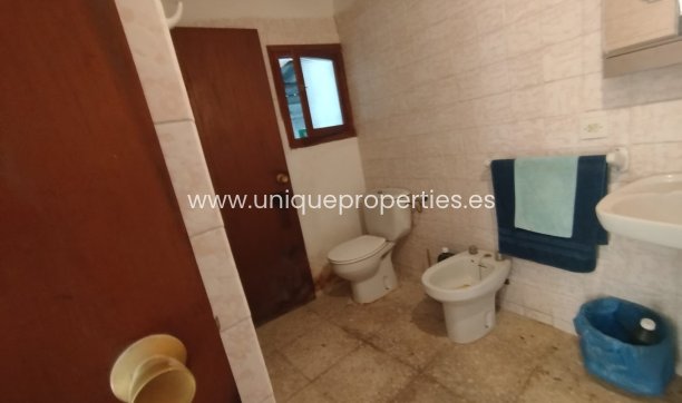 Resale - Village House -
Cullar de Baza