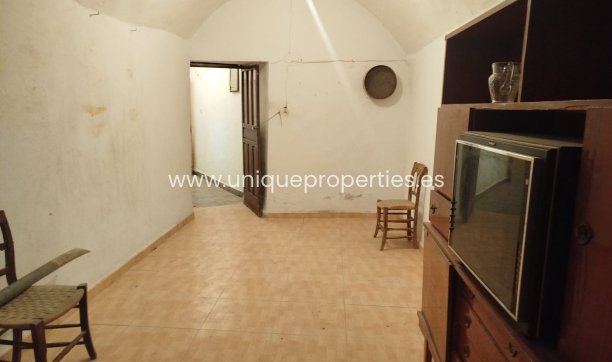 Resale - Village House -
Cullar de Baza