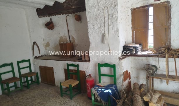 Resale - Village House -
Cullar de Baza