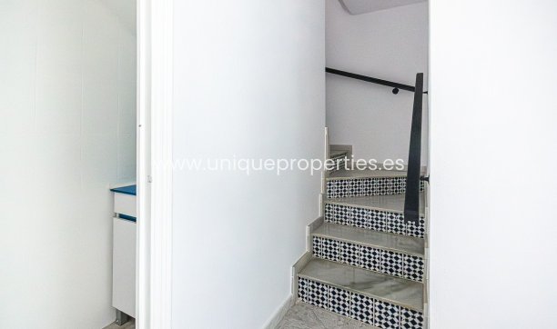 Reventa - House -
San Miguel de Salinas