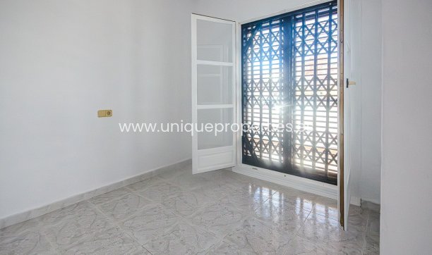 Reventa - House -
San Miguel de Salinas