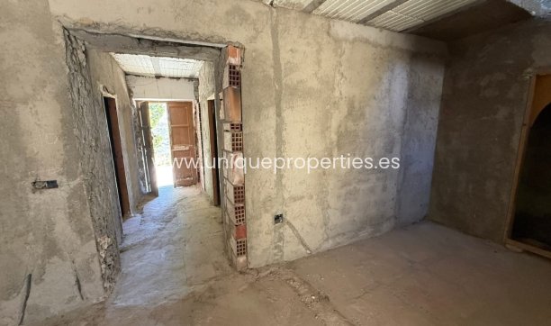 Revente - Cortijo -
Albox