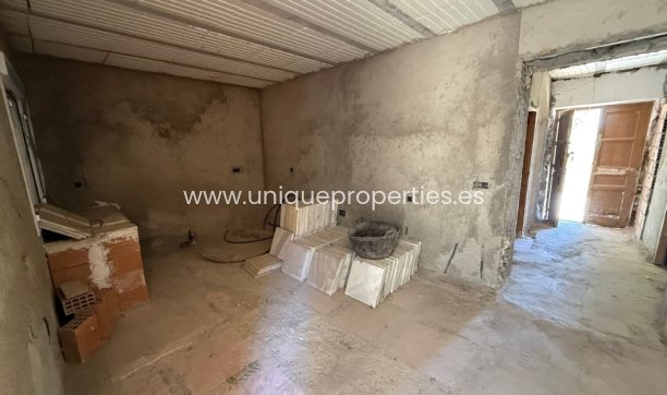 Revente - Cortijo -
Albox