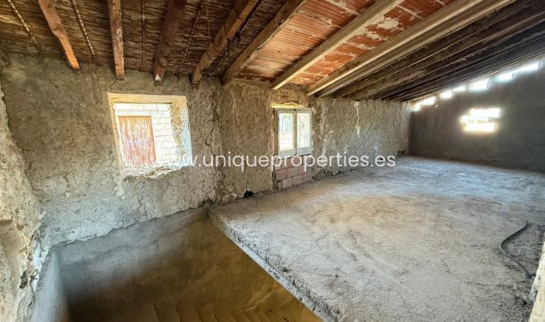 Revente - Cortijo -
Albox