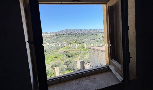 Revente - Cortijo -
Albox