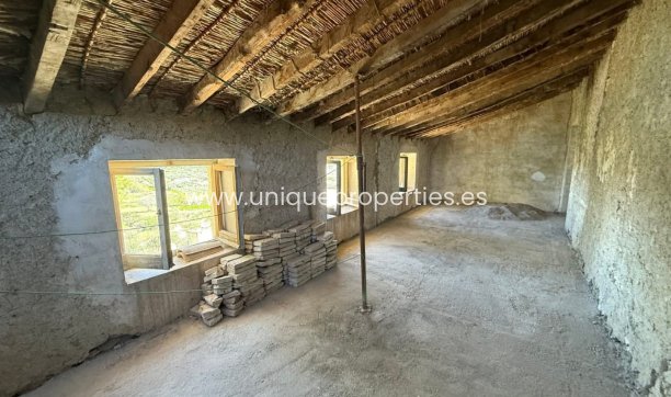 Revente - Cortijo -
Albox