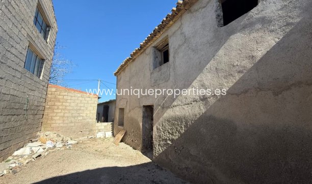 Revente - Cortijo -
Albox