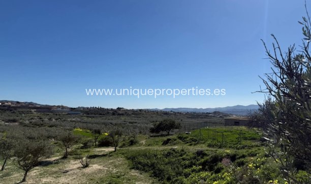 Revente - Cortijo -
Albox