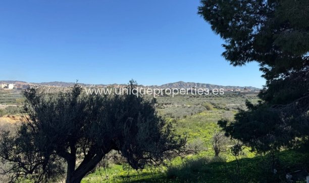 Revente - Cortijo -
Albox