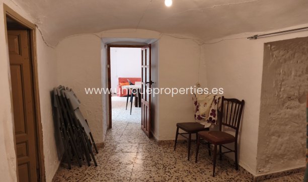 Herverkoop - Cave House -
Caniles