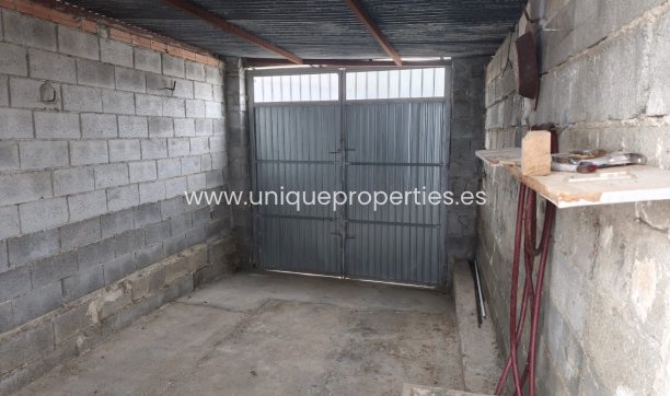 Herverkoop - Cave House -
Caniles