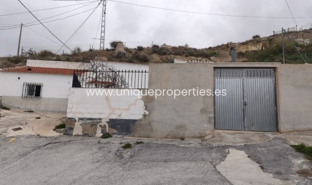 Herverkoop - Cave House -
Caniles