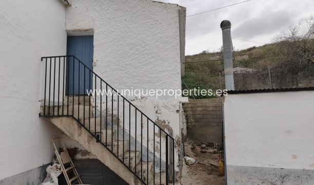 Herverkoop - Cave House -
Caniles