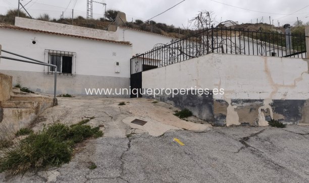 Herverkoop - Cave House -
Caniles